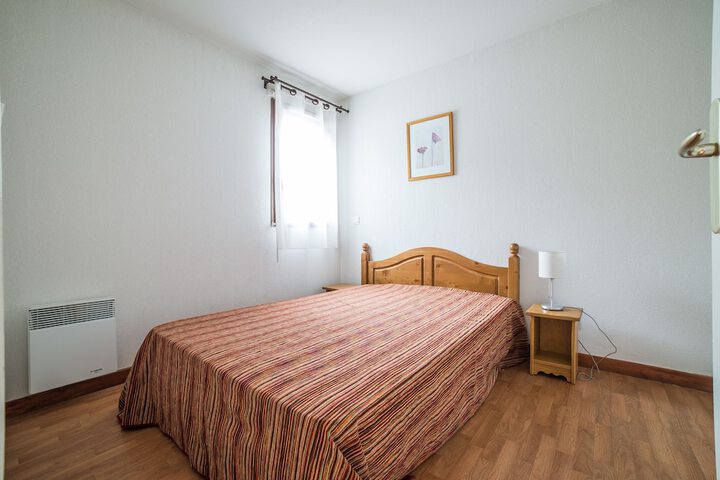 Room 10 of 42