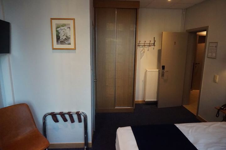 Room 26 of 112