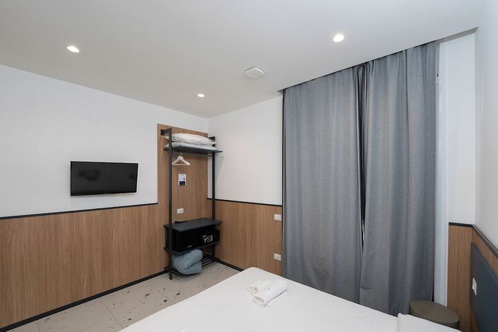 Room 37 of 80