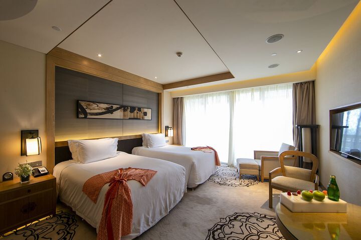 Room 2 of 162