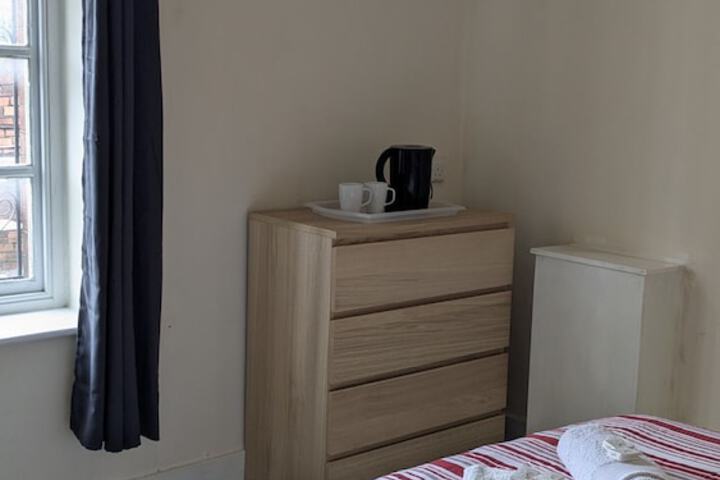 Room 10 of 27