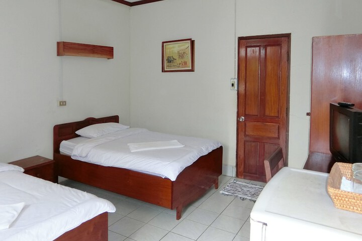 Room 12 of 34