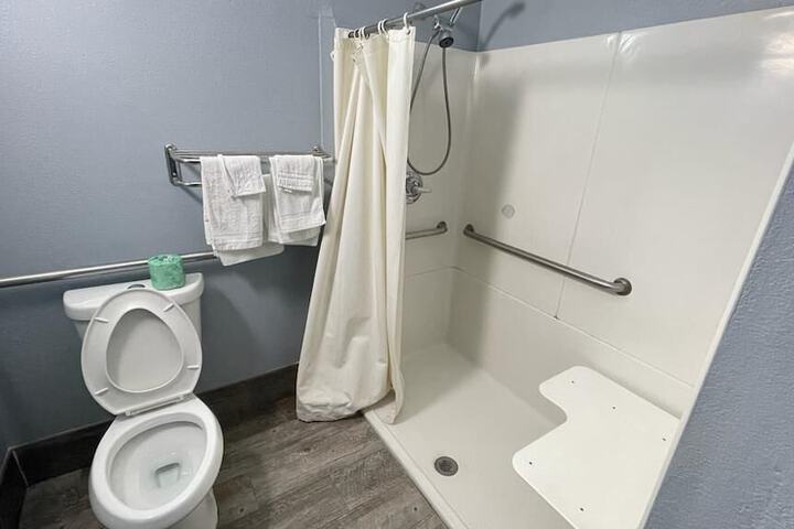 Room 18 of 21