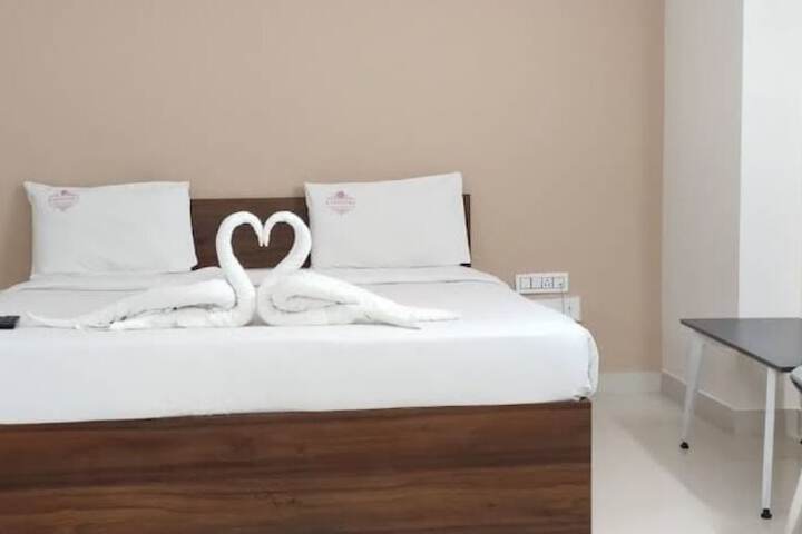 Room 9 of 25