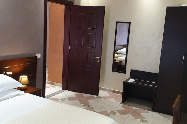 Room 28 of 70