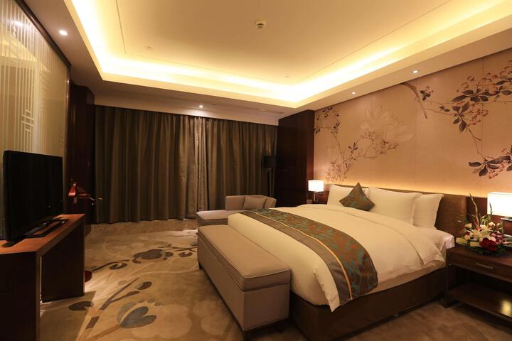 Exterior of Howard Johnson by Wyndham Xiangyu Plaza Linyi