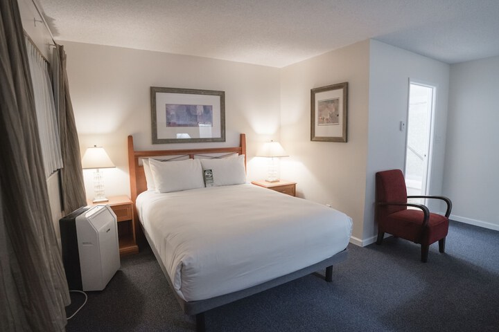 Room 12 of 82