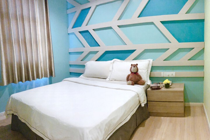 Room 5 of 33