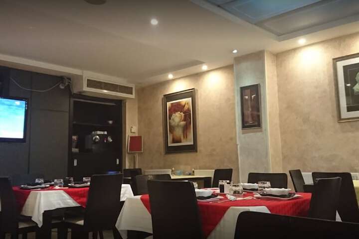Dining 33 of 41
