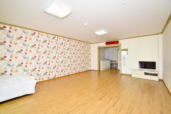 Room 18 of 34