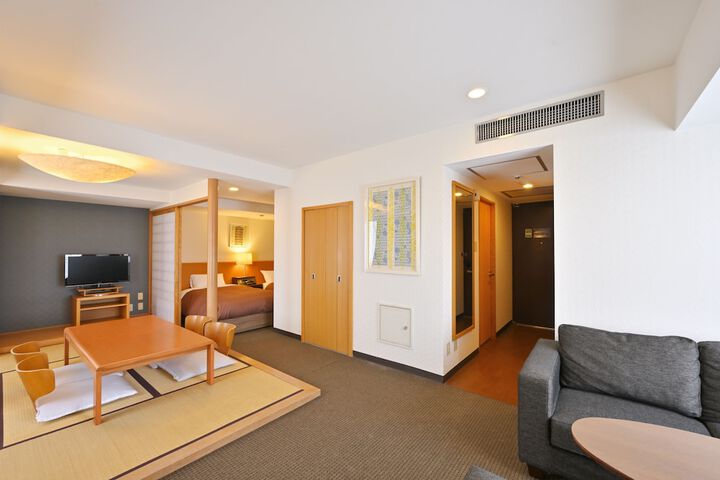 Room 21 of 49