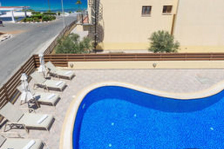Pool 16 of 20