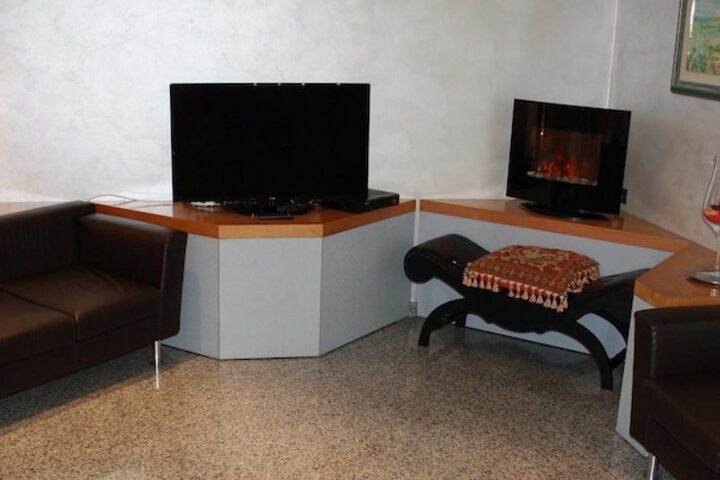 Guest Lobby