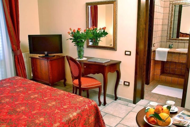 Room 5 of 26