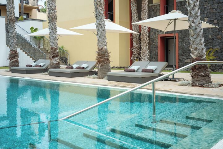 Pool 95 of 180