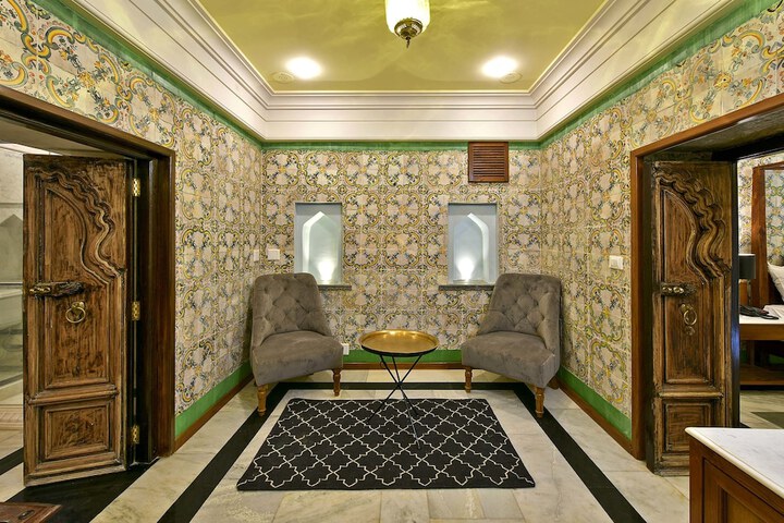Room 3 of 80