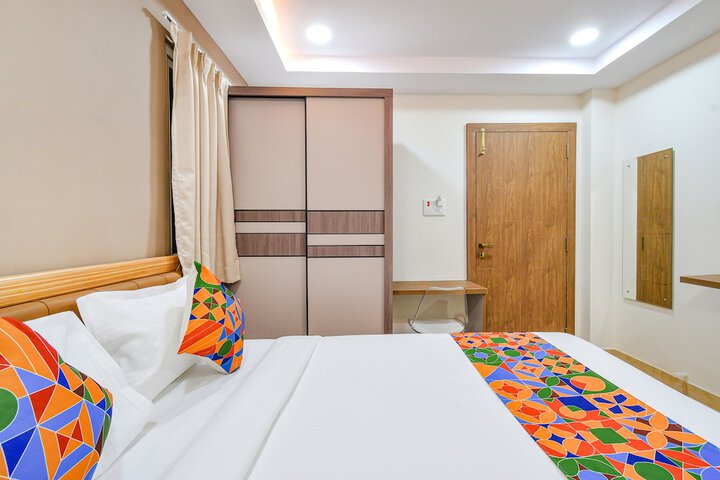 Room 16 of 30