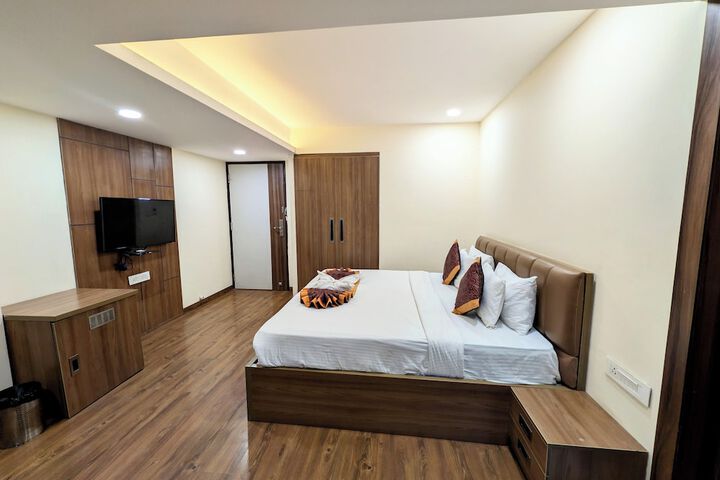 Room 18 of 184