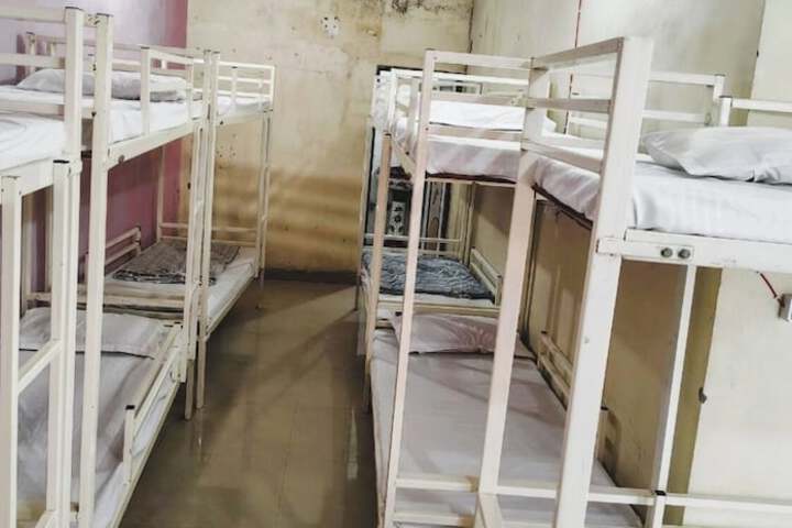 Room 7 of 9
