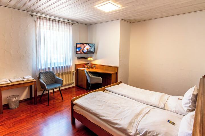 Room 18 of 87