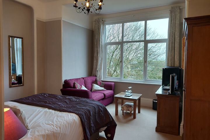 Room 8 of 73