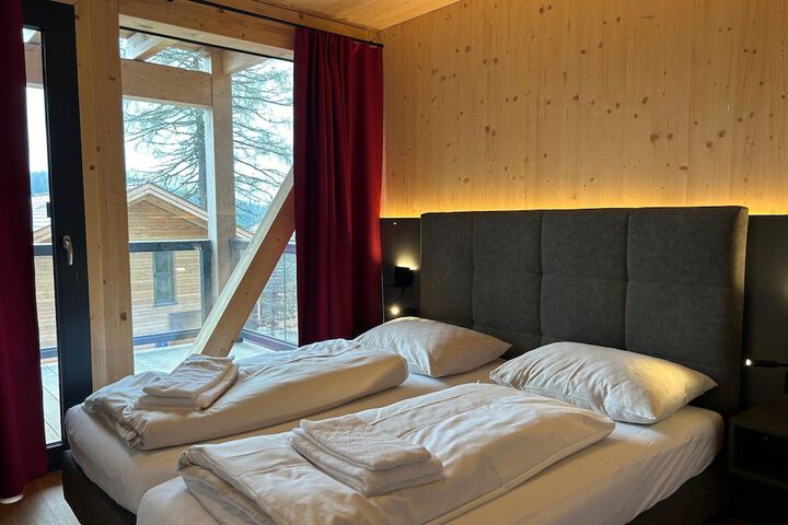 Room 8 of 42
