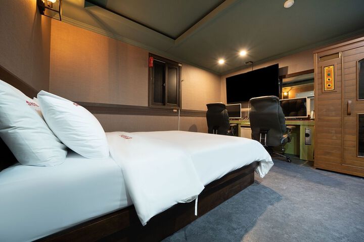Room 41 of 128