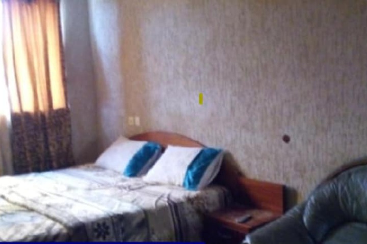 Room 10 of 28
