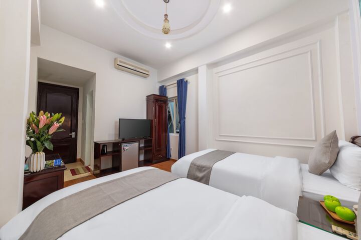 Room 4 of 22
