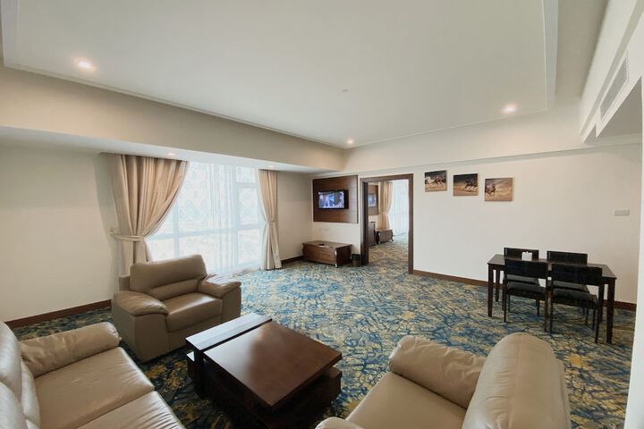 Room 11 of 37