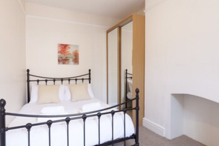 Room 34 of 38