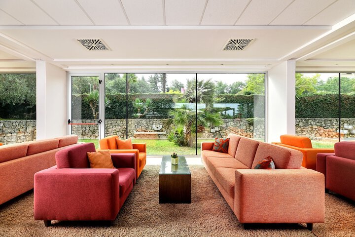 Guest Lobby
