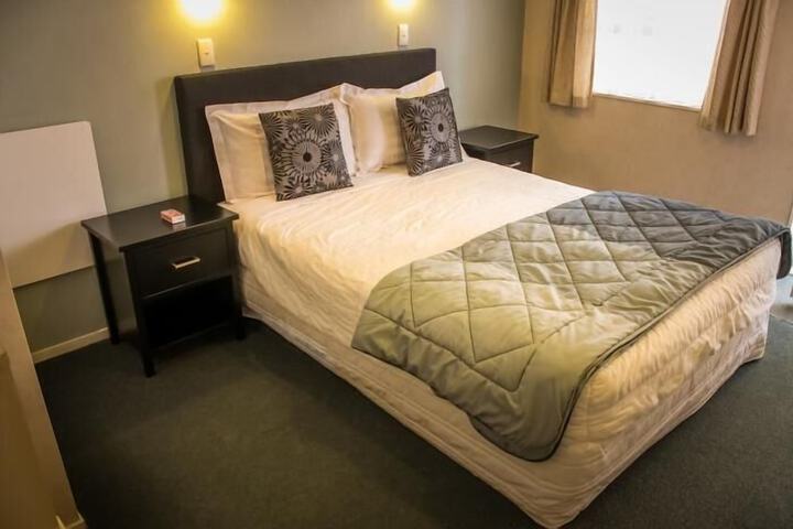 Room 3 of 40