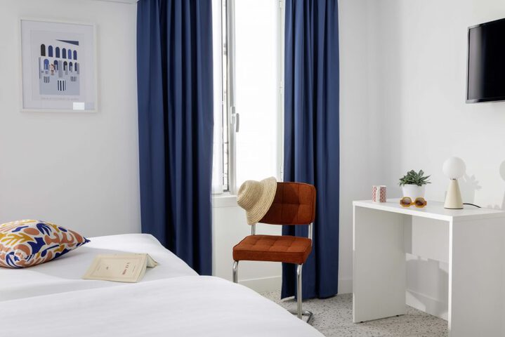 Room 4 of 84