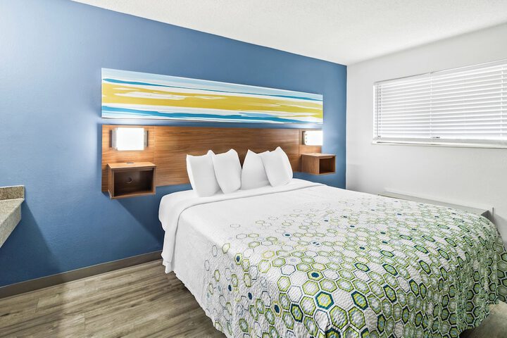 Room 14 of 35