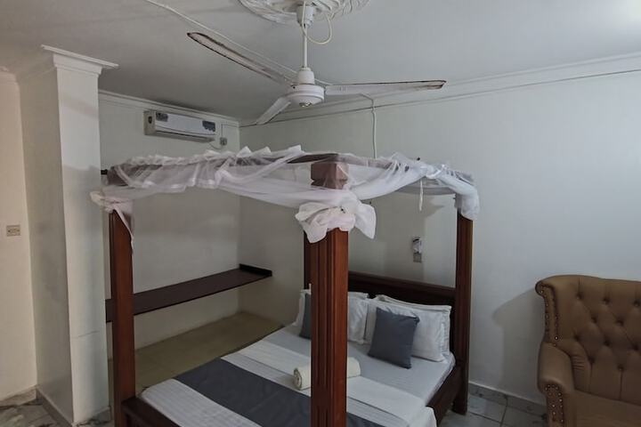 Room 20 of 43