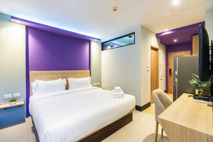 Room 5 of 24