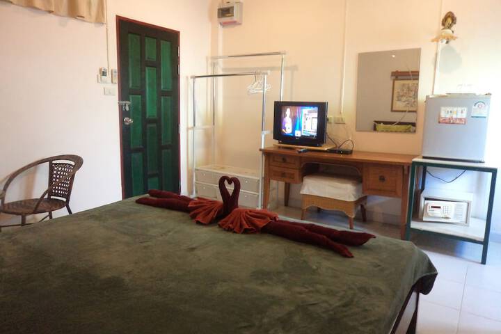 Room 4 of 30
