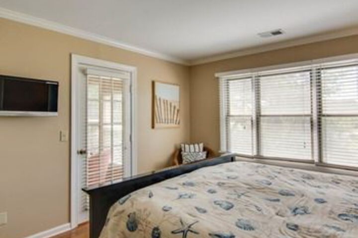 Room 9 of 46