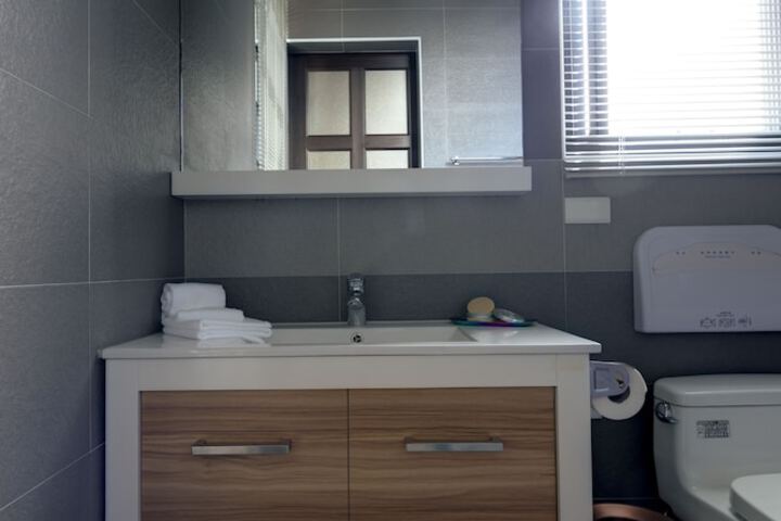 Room 11 of 23