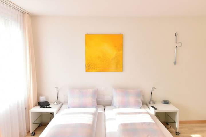 Room 16 of 42