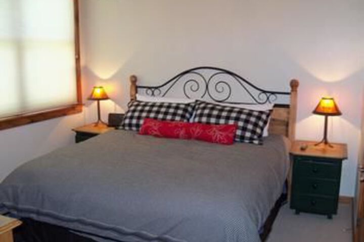 Room 52 of 106