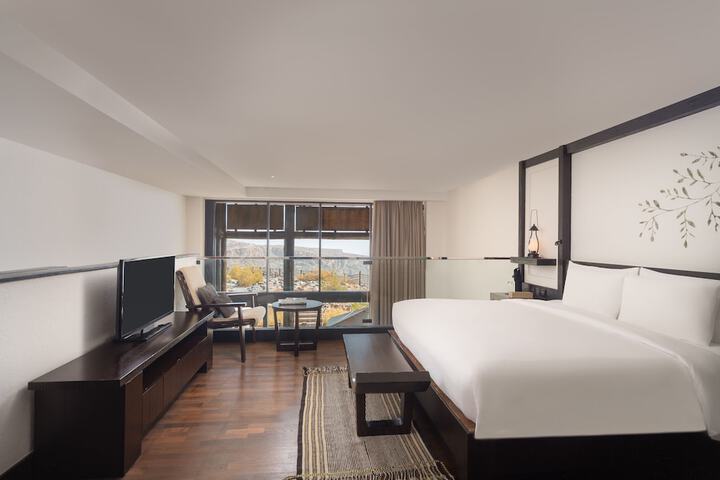 Room 30 of 318