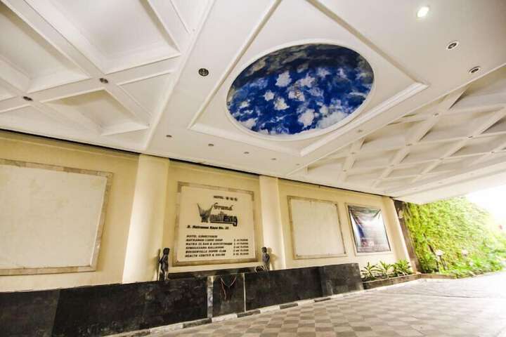 Ballroom/Hall 33 of 43