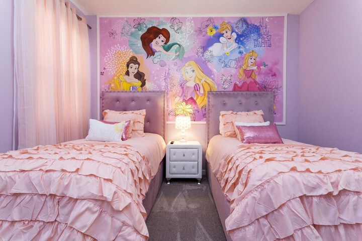 Room 34 of 40