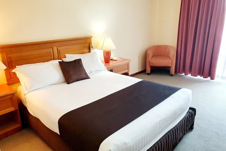 Room 25 of 68