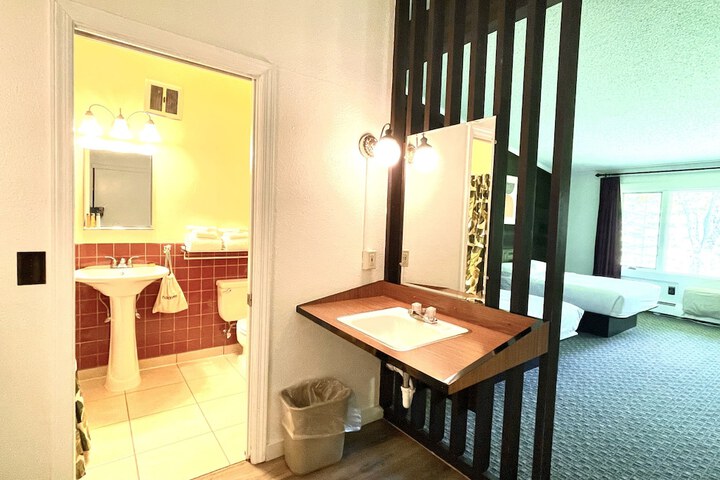 2 Double Beds (1 of 7)