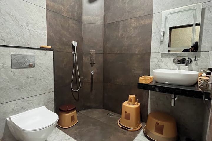 Room 18 of 23