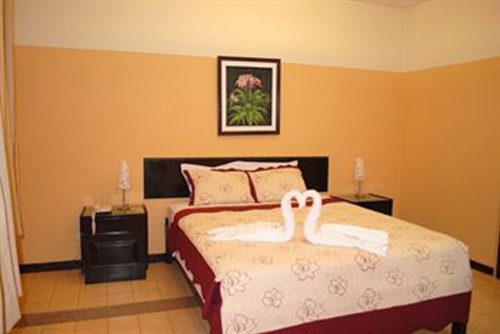 Room 5 of 6