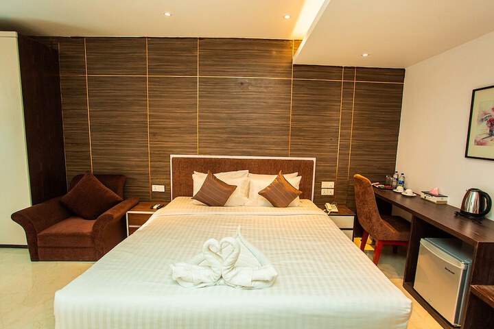 Room 16 of 34